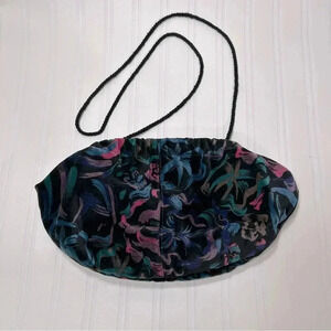 Vintage 80’s Black Velvet Snap Close Evening Clutch Yarn Strap Swirling Pattern